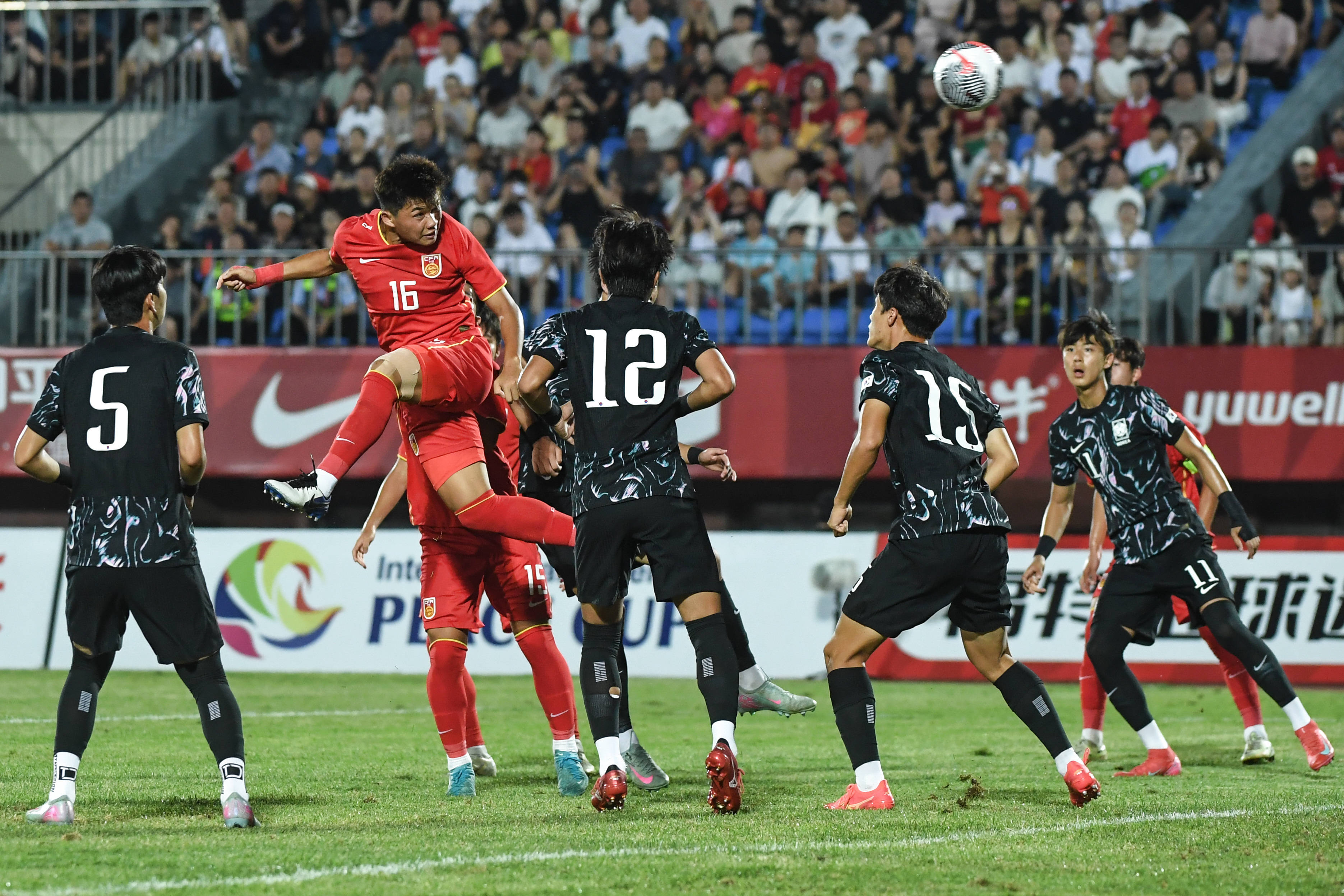 国际足球盛事备受瞩目，中国代表队备战令人震撼的简单介绍