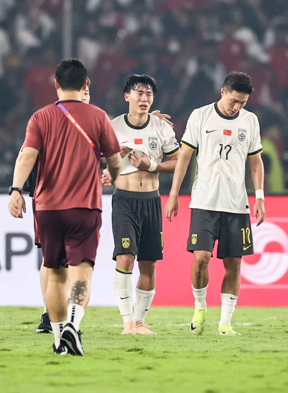 关于足球比赛中的燃情一刻，胜负关键在哪支球队的奋斗精神？的信息