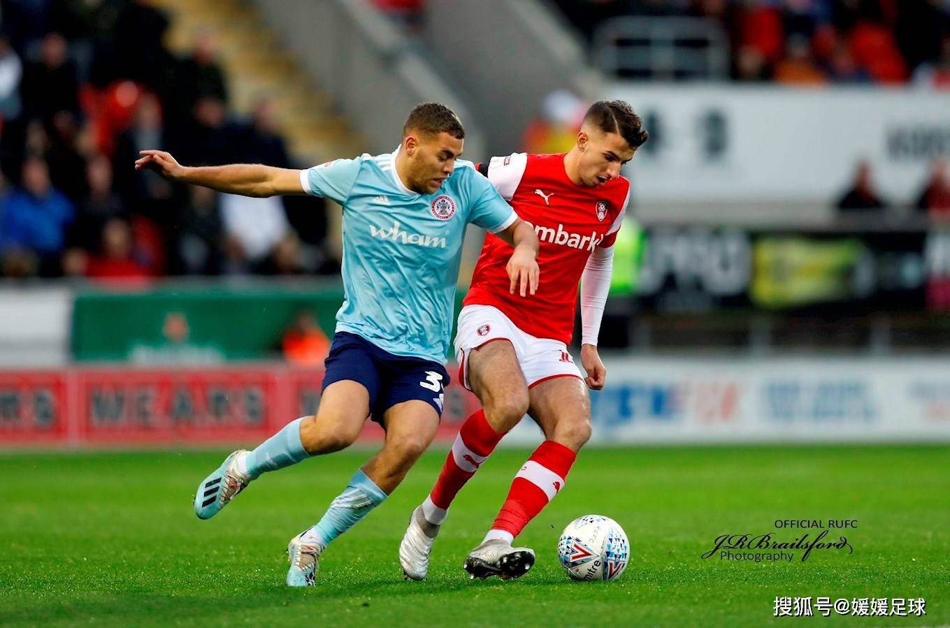 关于哈德斯菲尔德主场失利，保级前景黯然的信息