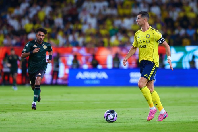 巴黎圣日耳曼大胜里昂，继续领跑积分榜的简单介绍