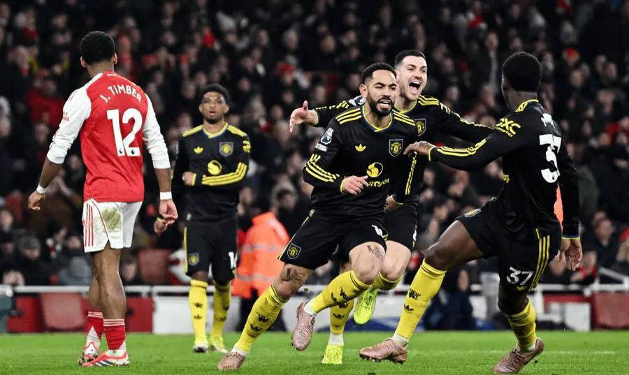 阿森纳主场不敌莱切斯特城，遭遇尴尬失利！(阿森纳莱切斯特城比分预测)