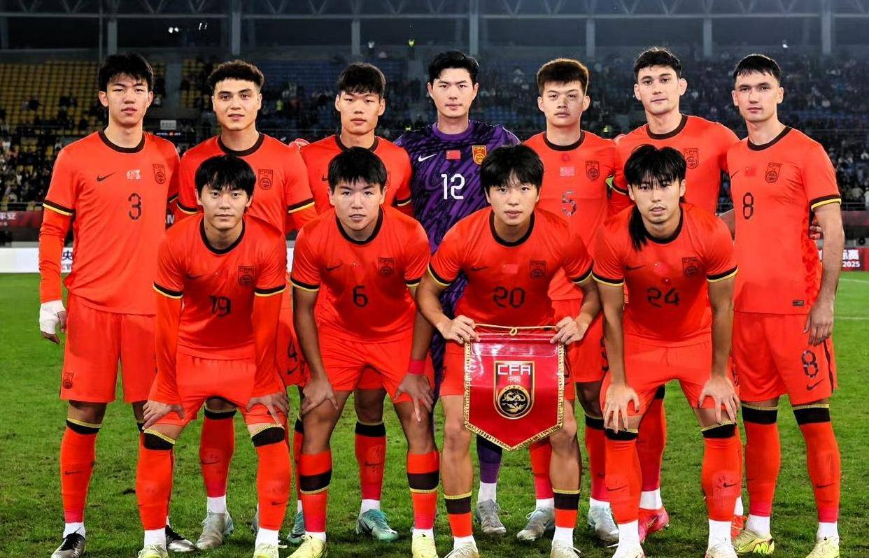 关于足球赛季的张力与悬念，国足团队在逐渐提升的信息