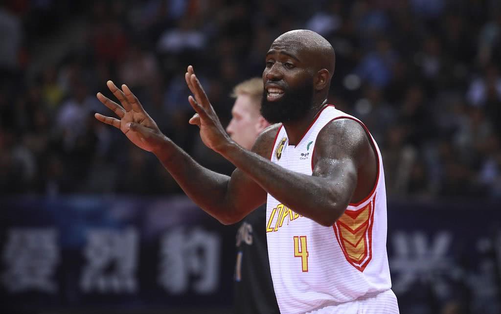 关于澳门男篮外援发威，单节狂砍分助力全队的信息